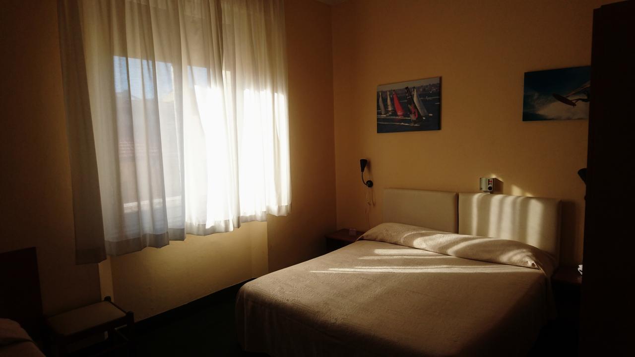 Giappone Inn Parking Hotel Livorno Exterior foto